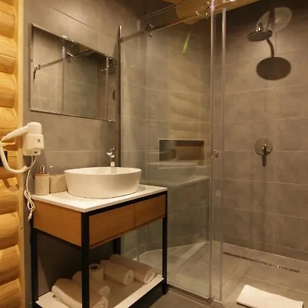 Bozhena Holiday park Mykulychyn