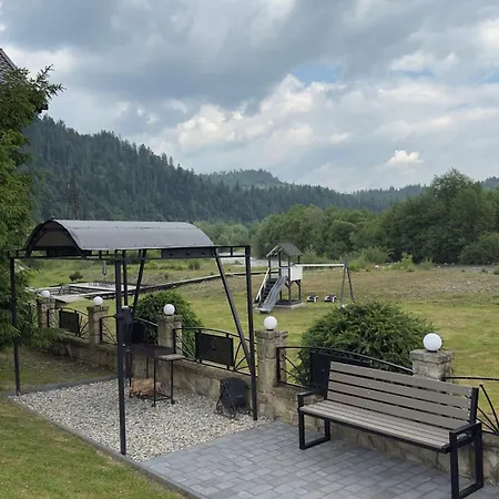 Bozhena Holiday park Mykulychyn