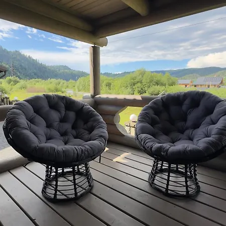 Bozhena Holiday park Mykulychyn